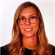 Profesora de primaria trabaja con alumnos de primaria ESO y bachillerato